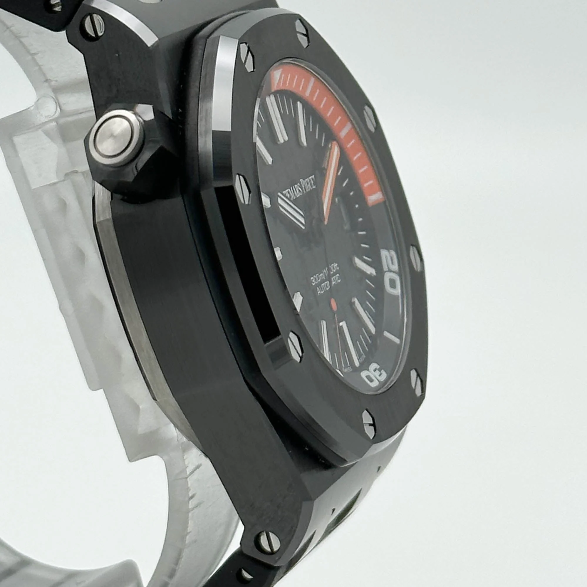 Audemars Piguet Royal Oak Offshore Diver Keramik 15707CE.OO.A002CA.01 - 2015 - Image 5