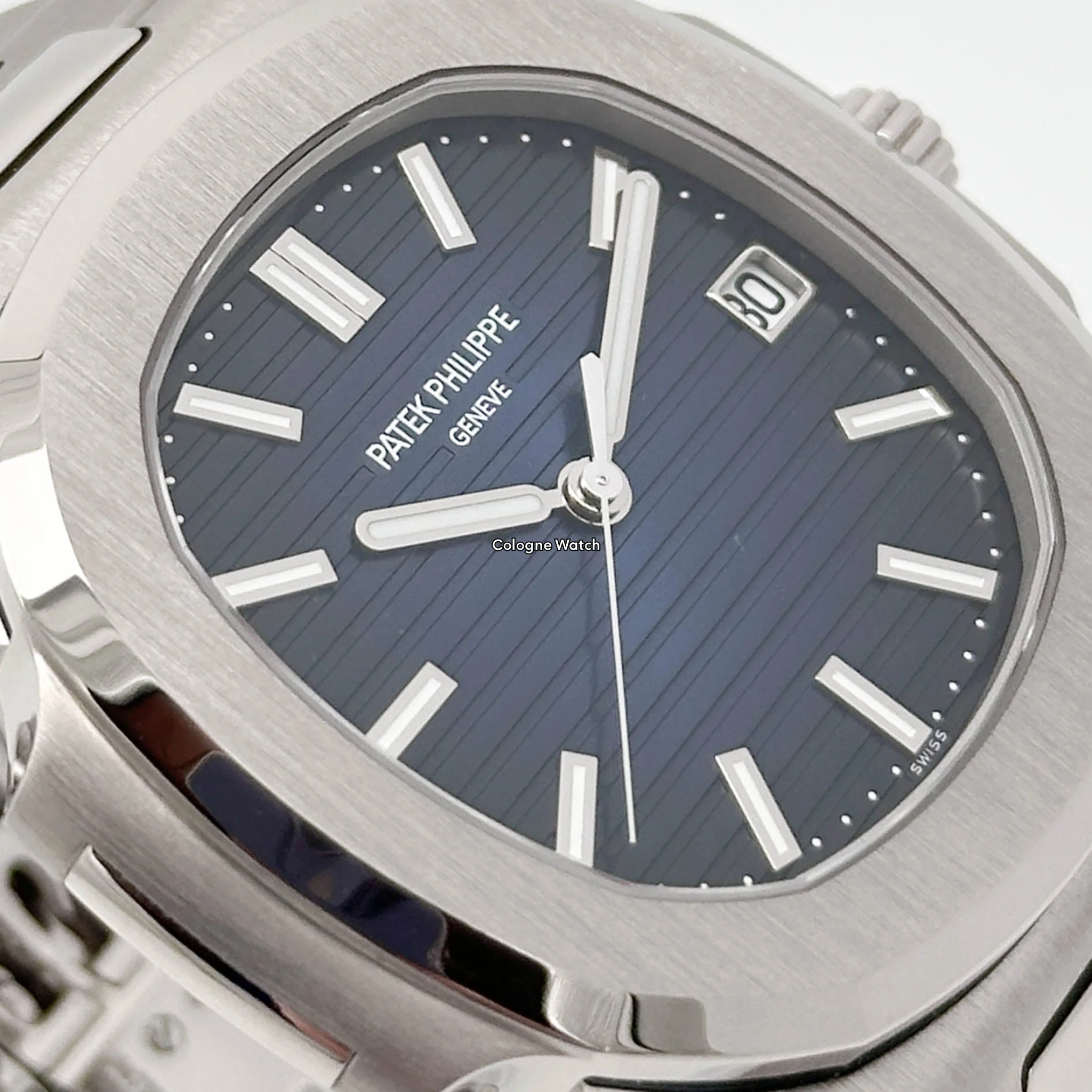 Patek Philippe Nautilus 5811/1G-001 - 2022 - Image 4