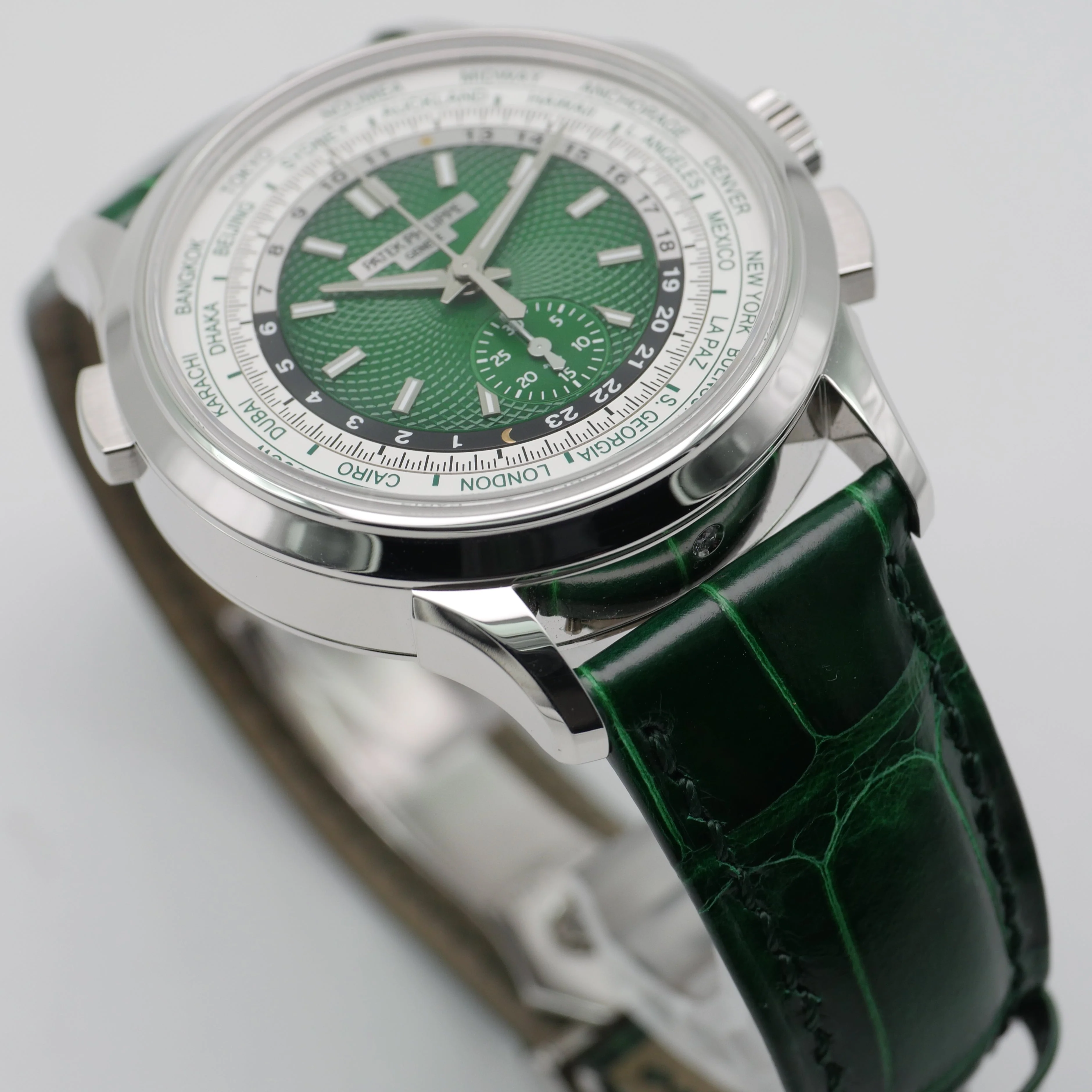 Patek Philippe World Time Flyback Chronograph Platin 5930P-001 - 2023 - Image 4