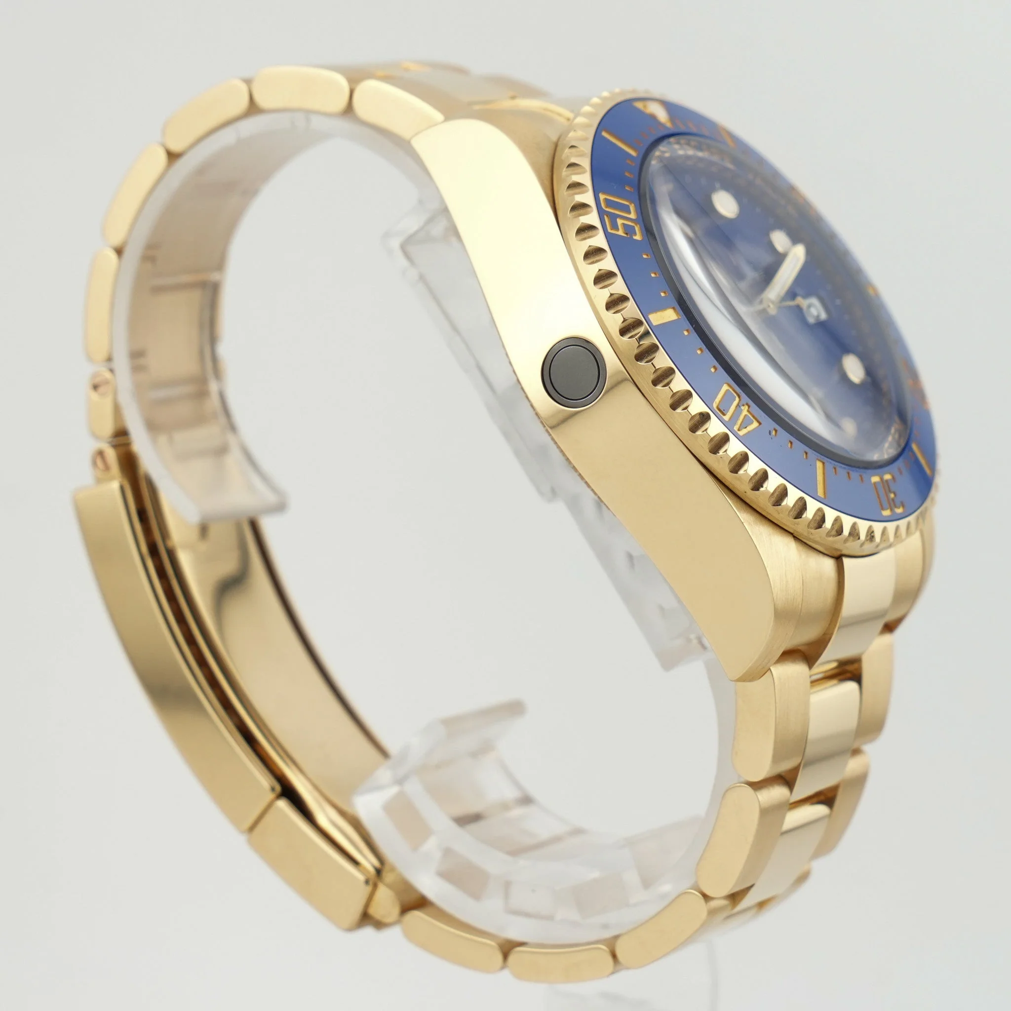 Rolex Sea-Dweller Deepsea Gelbgold 136668LB - 2024 - Image 3